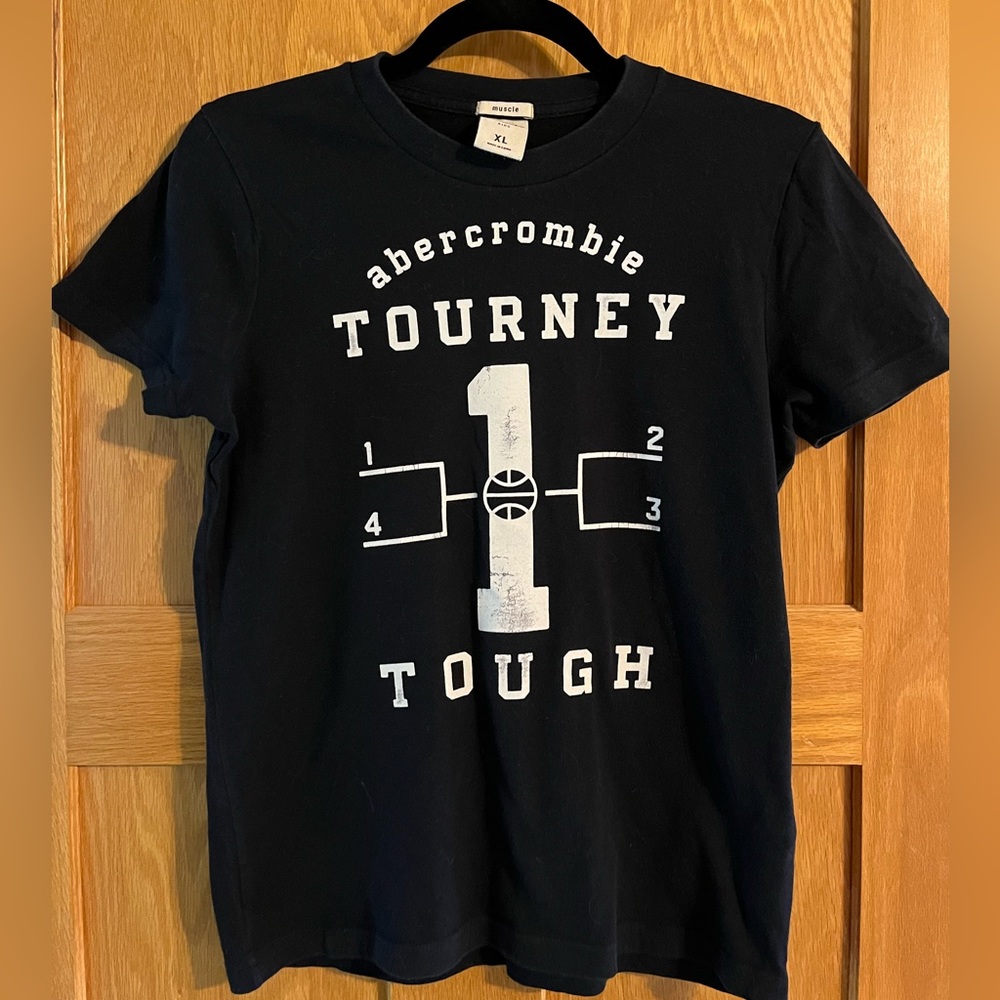 Abercrombie & kids graphic shirt Football navy & white size XL